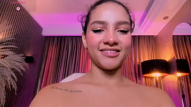 anahi_curlie1's Live XXX Chat