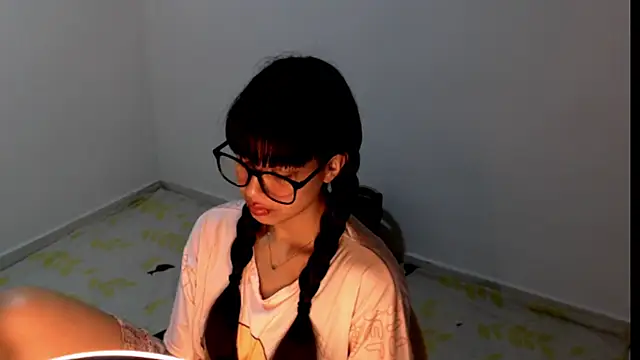 Chat +18 de meganmiauu ao vivo