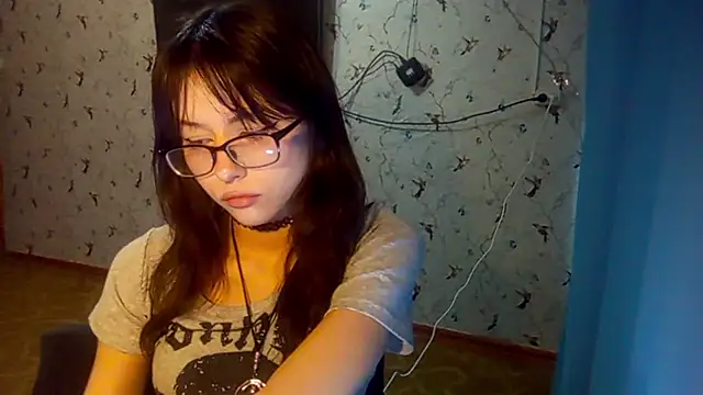 DelicaBrome's Live XXX Chat