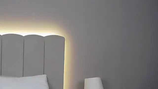 MadlenMelo's Webcam Show