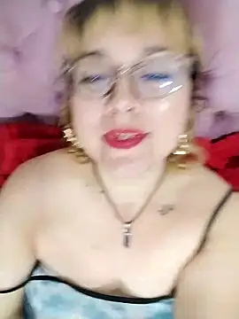 AnyaLuxx – Naživo XXX chat