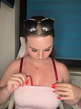 SecretSarah Webcam-Show