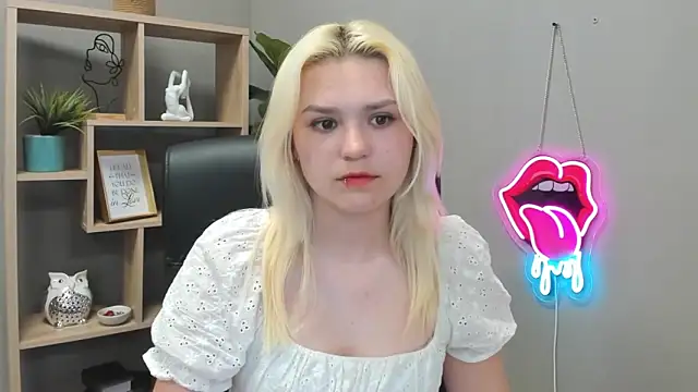 SweetLilyxo's Live XXX Chat