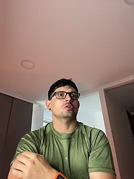 TroyeSavage 라이브 XXX 채팅
