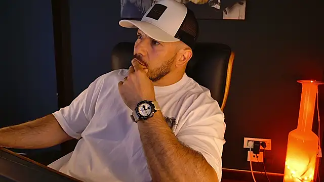 AngeloEric Chat XXX live