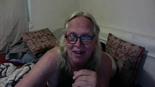 OldLadySara's Webcam Show