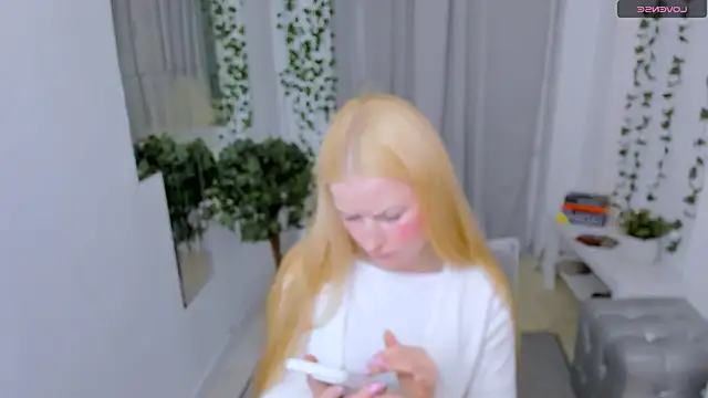 Laly_Peach 即時 XXX 聊天