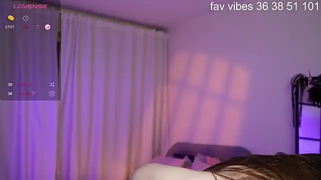 Chat soba uživo modela Alice_Goth