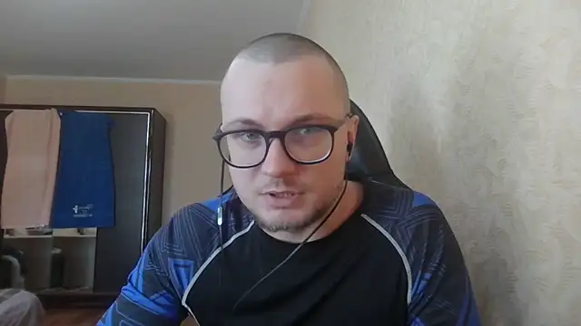 k8mura Show in webcam