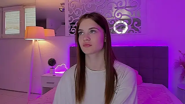 عرض كام LuisaClover
