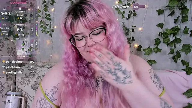 _CandyM1lky_'s Live XXX Chat