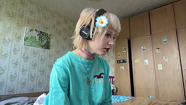 FatimahFroman's Webcam Show