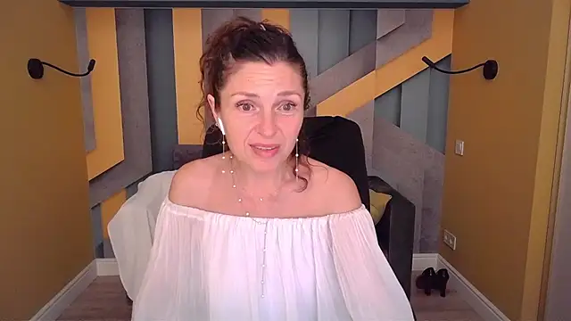 Chatroom XXX en direct de EllaLong