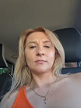 Chat XXX en directo de KaylinJan