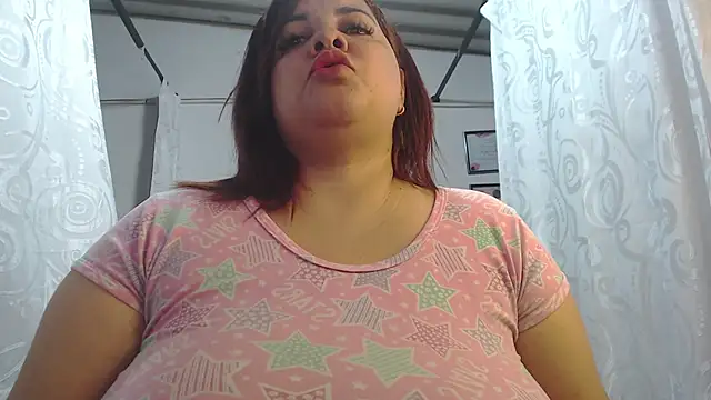 Chatroom XXX en direct de mia_donatto369
