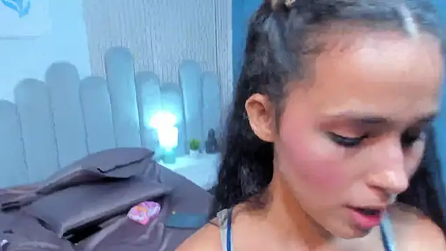 luly_dreams' Live XXX Chat