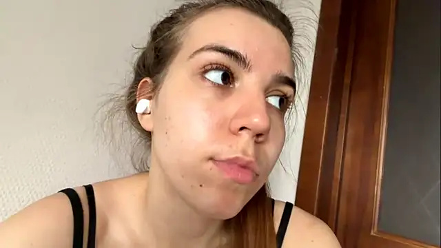LaurindaStalford Chat XXX in diretta