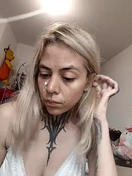 sofigirlgold élő XXX-chatje