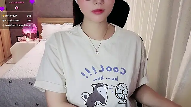 JENNIE-16's Live XXX Chat