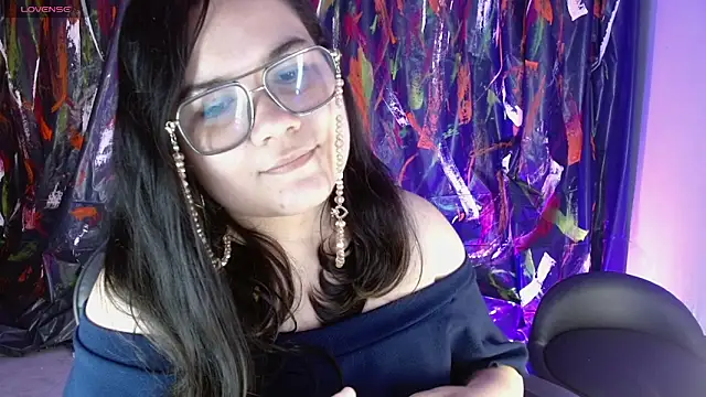 Chatroom XXX en direct de Miss__cherry_