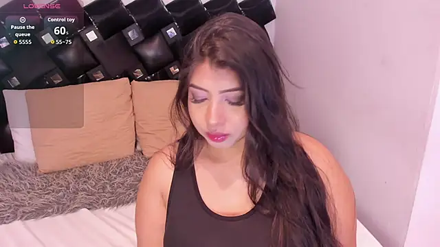 Miia_Thompsonn élő XXX-chatje