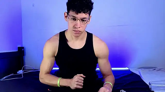 Luke_Muscle webkamerás műsora