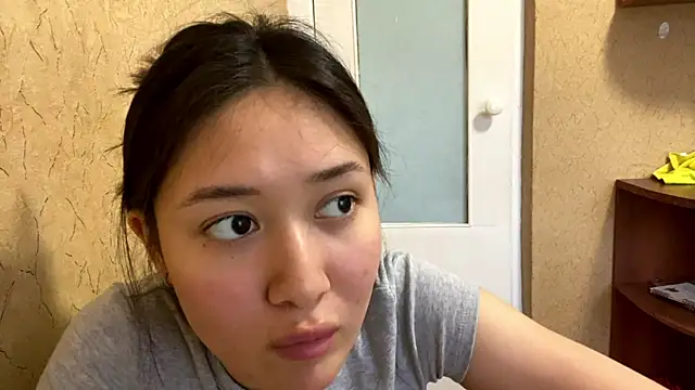 YourMiIa Chat XXX live