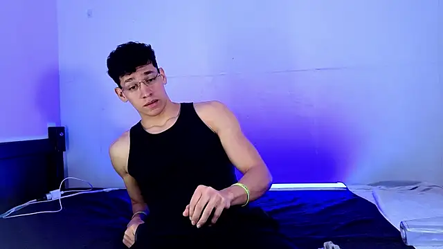 Pokazy przed kamerką – Luke_Muscle