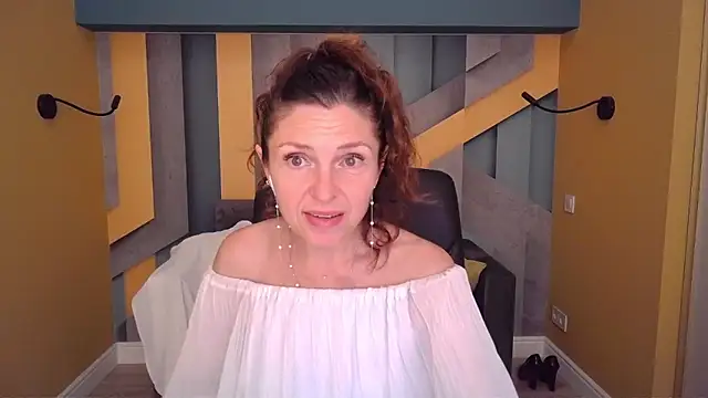EllaLong's Live XXX Chat