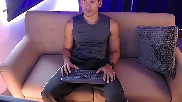 Liam_V Pertunjukan Webcam