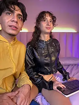 abrilandjulian Adlı Modelin Canlı XXX Sohbeti
