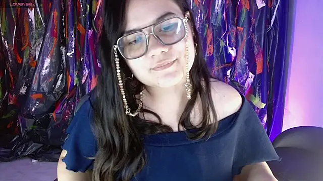Chatroom XXX en direct de Miss__cherry_
