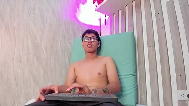 Dylanxscot webcam show