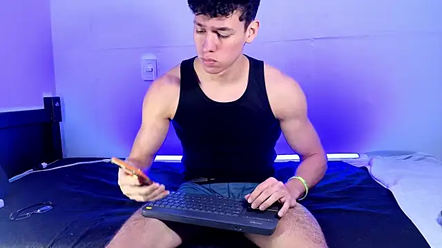 Luke_Muscle webkamerás műsora