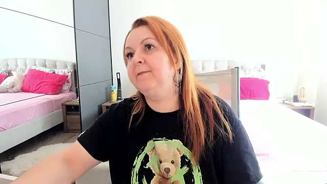 LoraCougar's Webcam Show