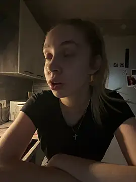 Kitty_Katrine – Naživo XXX chat
