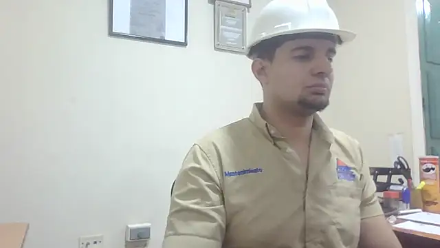 دردشة Officeb0y الجنسية المباشرة