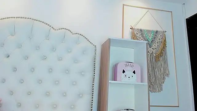 Chat +18 de Sara_funy ao vivo