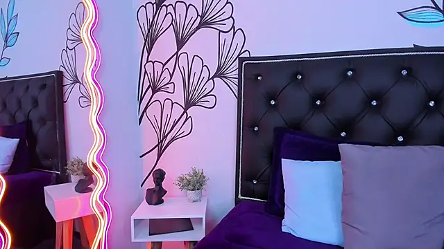 Sweet_Ariadna_'s Live XXX Chat