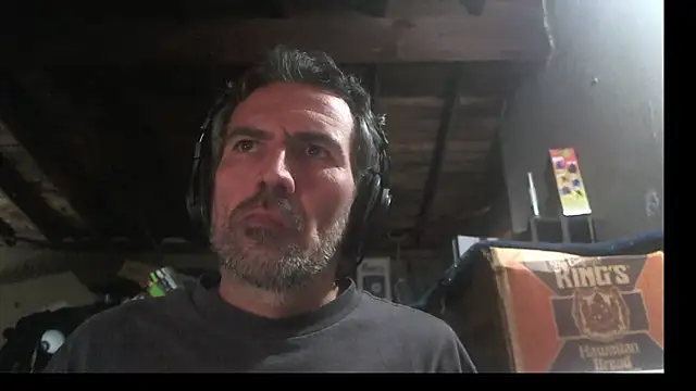 Anarchy_Burger Show in webcam