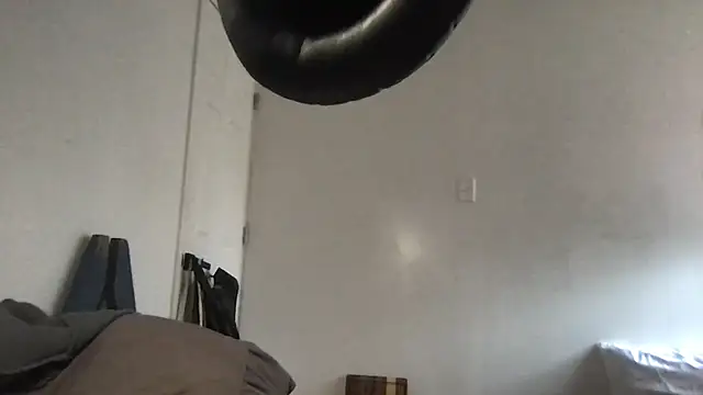 olivertouchedyourshoulder Show in webcam