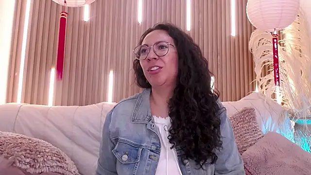 دردشة Velvet_Curly الجنسية المباشرة