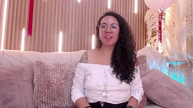 Velvet_Curly Live XXX-chat