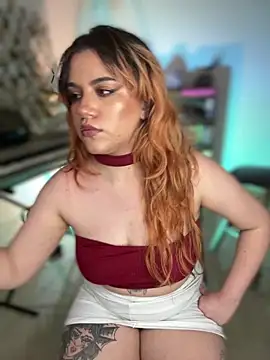 NikkiNix Chat XXX in diretta