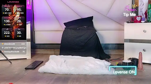 LilyyBigAss Adlı Modelin Canlı XXX Sohbeti