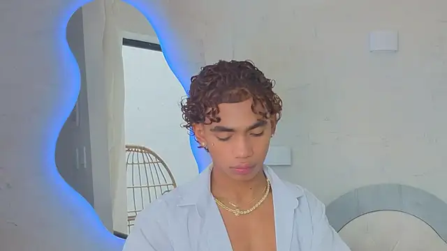 AlanCutee 现场XXX聊天
