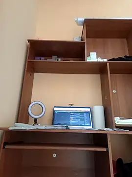 Ally-cutee's Live XXX Chat