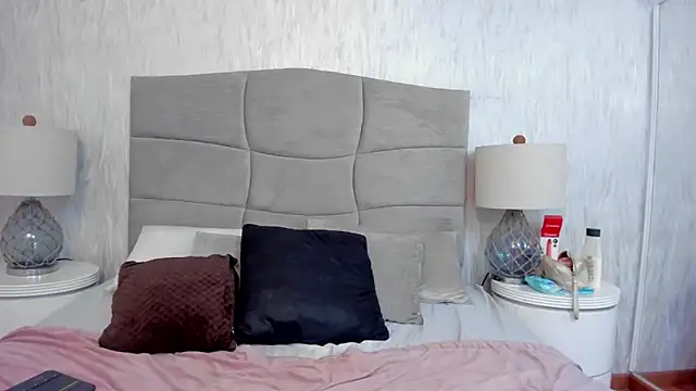 Show de CynthiaMore na webcam
