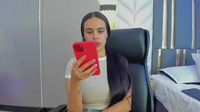 ChloeHarper_ live XXX chat