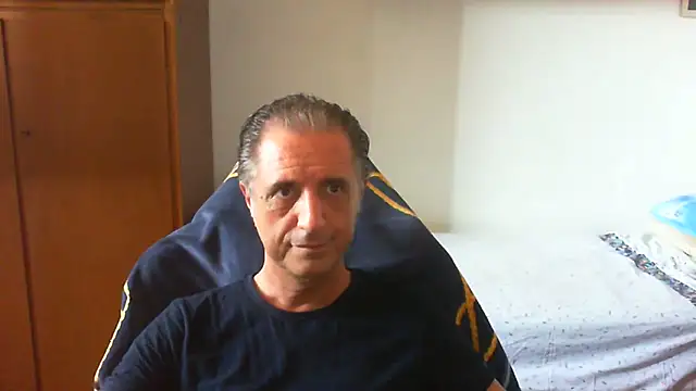 lliuk70mi Show in webcam